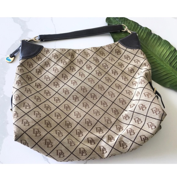 Dooney & Bourke Large Shoulder Bag - Picture 1 of 8